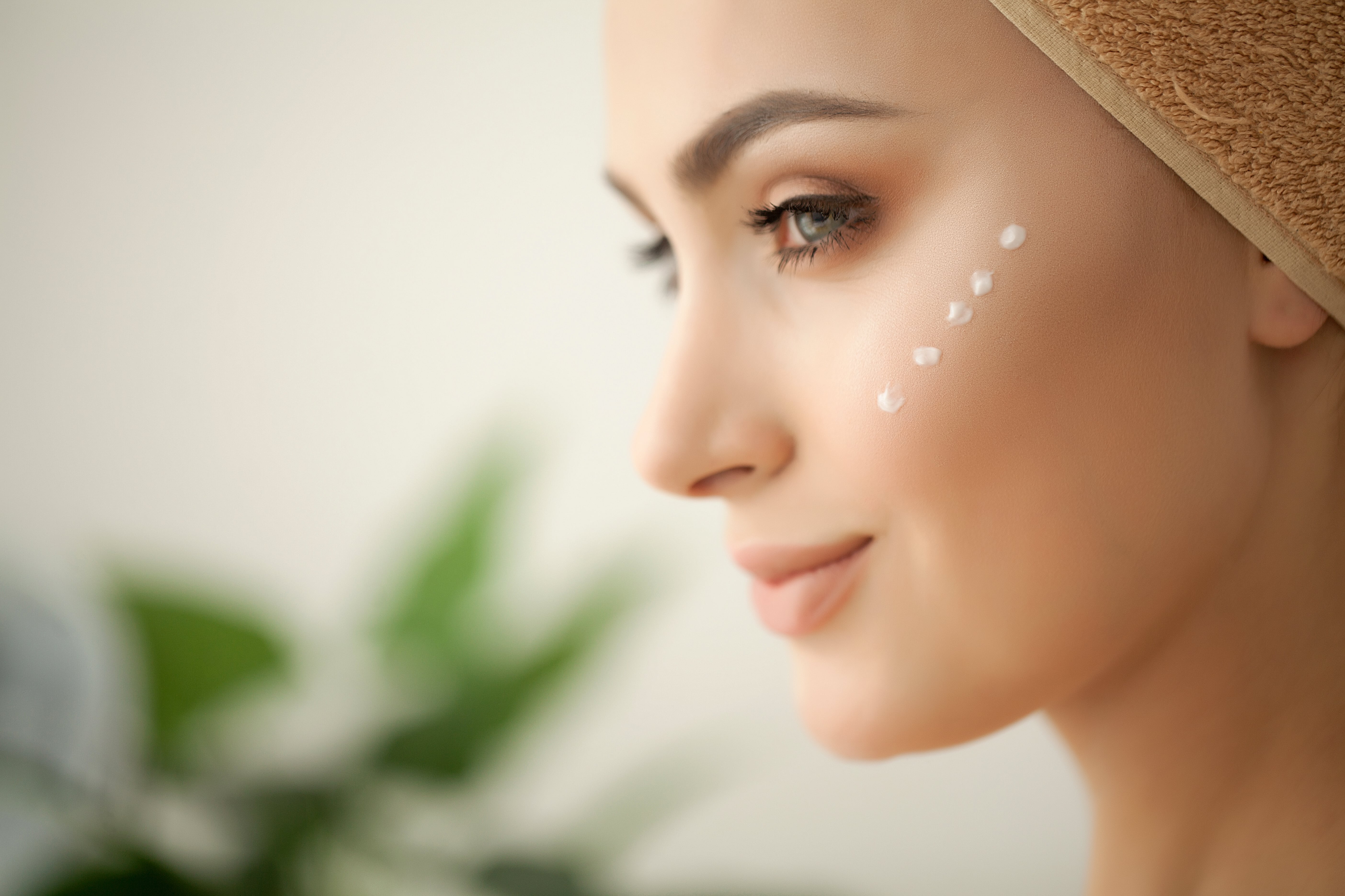 DECOUVREZ LES PREMIERS SOINS VISAGE BIO ET DERMATOLOGIQUES D’A-DERMA !